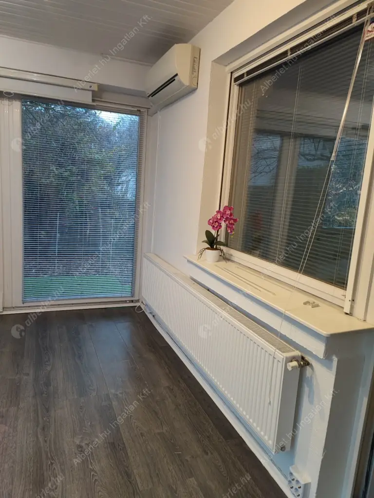 Kiadó albérlet 990000 Ft/hó áron: Budapest, III. kerület  Szentendrei út. Mérete: 200 nm, 8 szobás | Alberlet.hu - 6605931