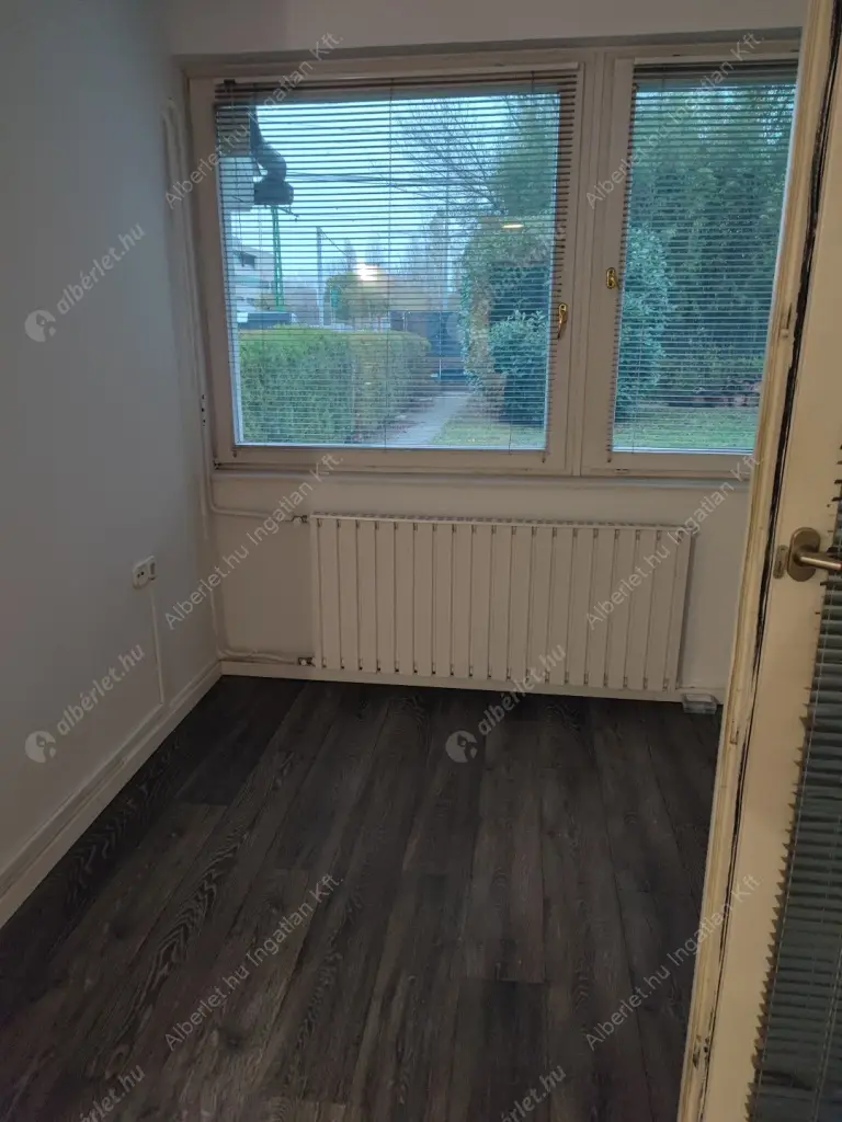 Kiadó albérlet 990000 Ft/hó áron: Budapest, III. kerület  Szentendrei út. Mérete: 200 nm, 8 szobás | Alberlet.hu - 6605936