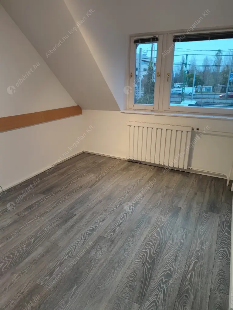 Kiadó albérlet 990000 Ft/hó áron: Budapest, III. kerület  Szentendrei út. Mérete: 200 nm, 8 szobás | Alberlet.hu - 6605938