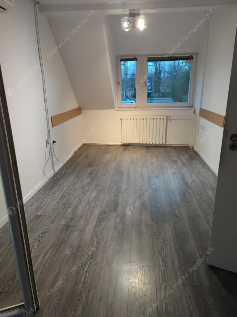 Kiadó albérlet 990000 Ft/hó áron: Budapest, III. kerület  Szentendrei út. Mérete: 200 nm, 8 szobás | Alberlet.hu - 6605946