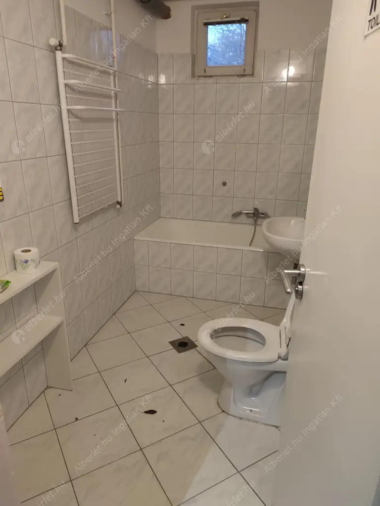 Kiadó albérlet 990000 Ft/hó áron: Budapest, III. kerület  Szentendrei út. Mérete: 200 nm, 8 szobás | Alberlet.hu - 6619407