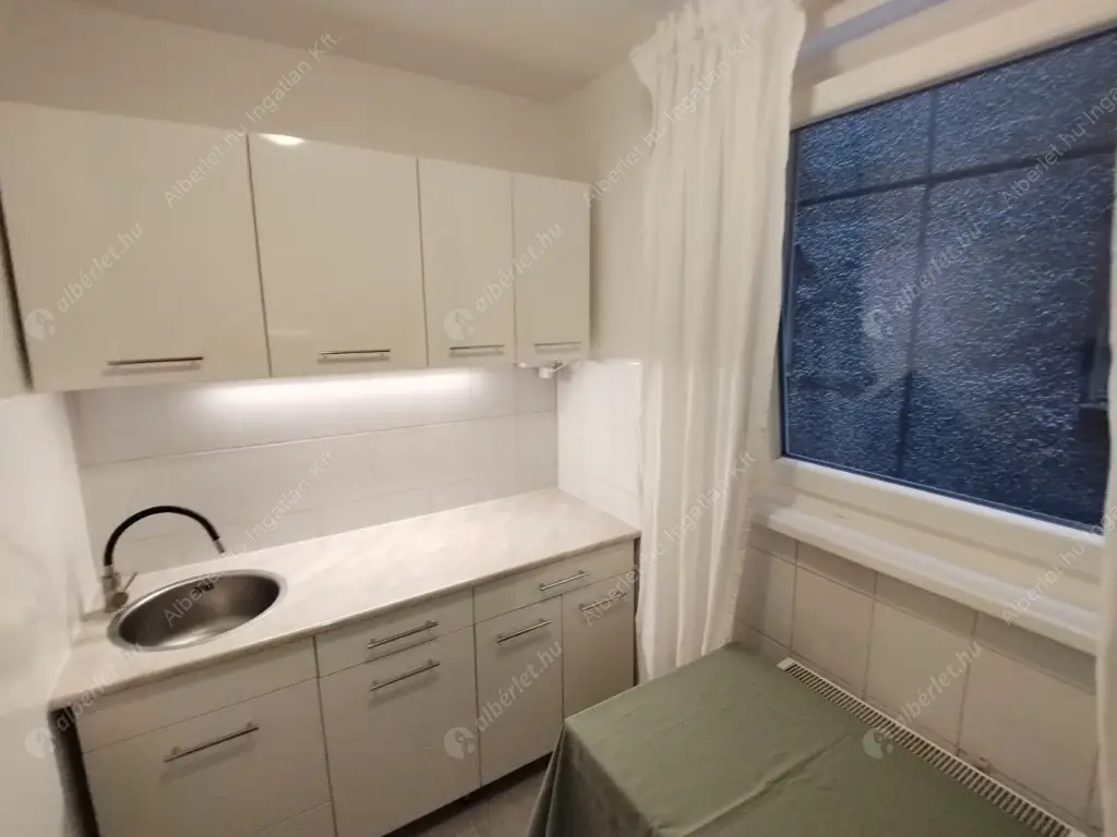 Kiadó albérlet 220000 Ft/hó áron: Budapest, III. kerület  Szentendrei út. Mérete: 52 nm, 2 szobás | Alberlet.hu - 6550943