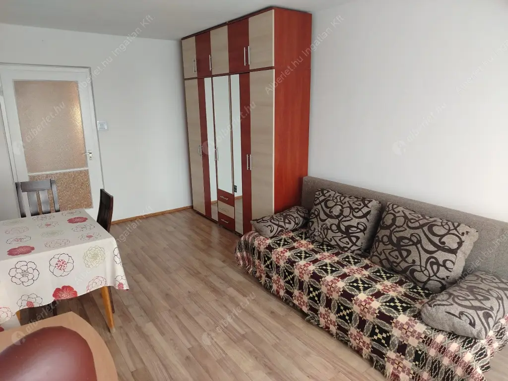 Kiadó albérlet 220000 Ft/hó áron: Budapest, III. kerület  Szentendrei út. Mérete: 52 nm, 2 szobás | Alberlet.hu - 6550956