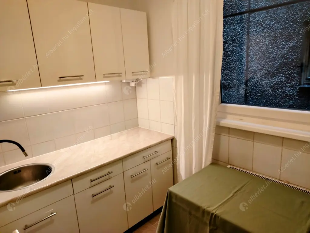 Kiadó albérlet 220000 Ft/hó áron: Budapest, III. kerület  Szentendrei út. Mérete: 52 nm, 2 szobás | Alberlet.hu - 6550962