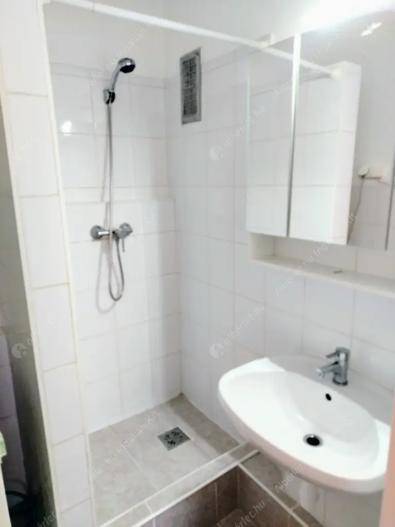 Kiadó albérlet 220000 Ft/hó áron: Budapest, III. kerület  Szentendrei út. Mérete: 52 nm, 2 szobás | Alberlet.hu - 6550966