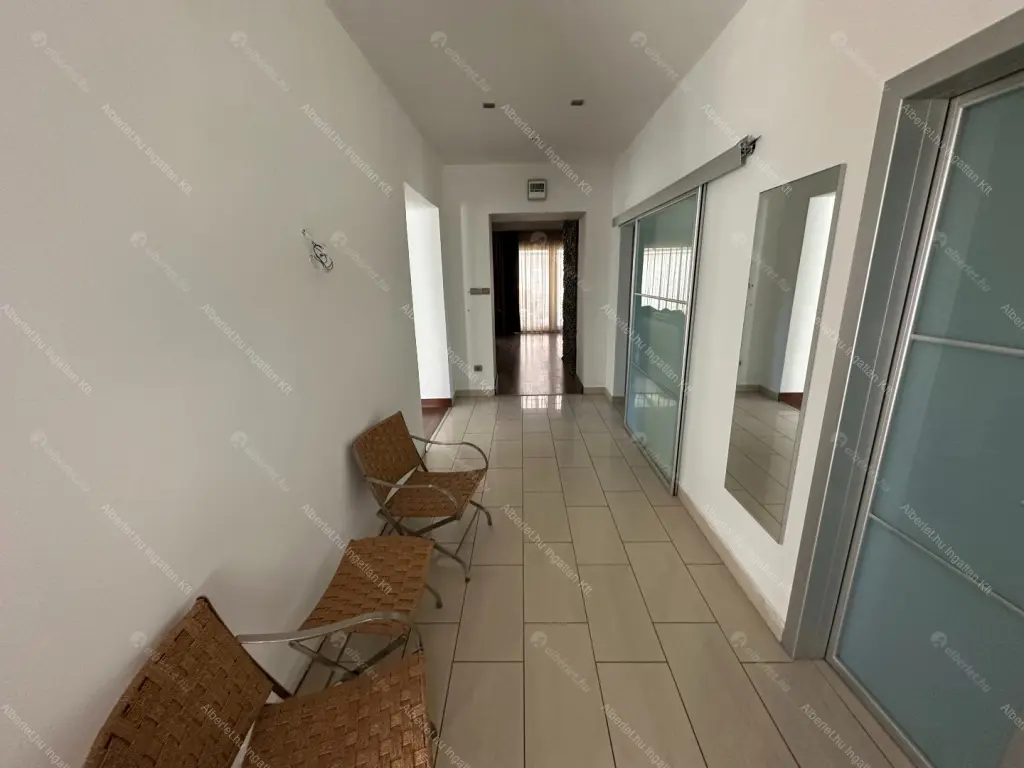 Kiadó albérlet 2300000 Ft/hó áron: Budapest, III. kerület  Szépvölgyi út. Mérete: 180 nm, 5 szobás | Alberlet.hu - 6702262