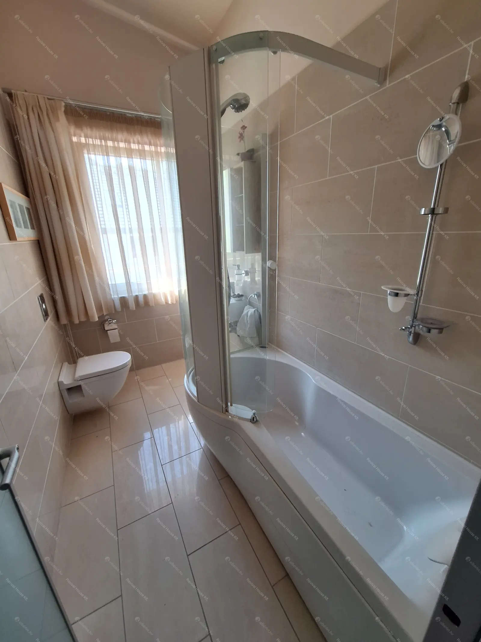 Kiadó albérlet 2300000 Ft/hó áron: Budapest, III. kerület  Szépvölgyi út. Mérete: 350 nm, 6 szobás | Alberlet.hu - 6704694