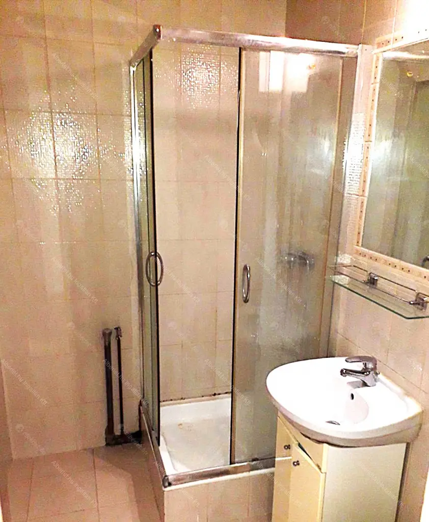 Kiadó albérlet 150000 Ft/hó áron: Budapest, III. kerület  Szőlő utca. Mérete: 30 nm, 1 szobás | Alberlet.hu - 6699194