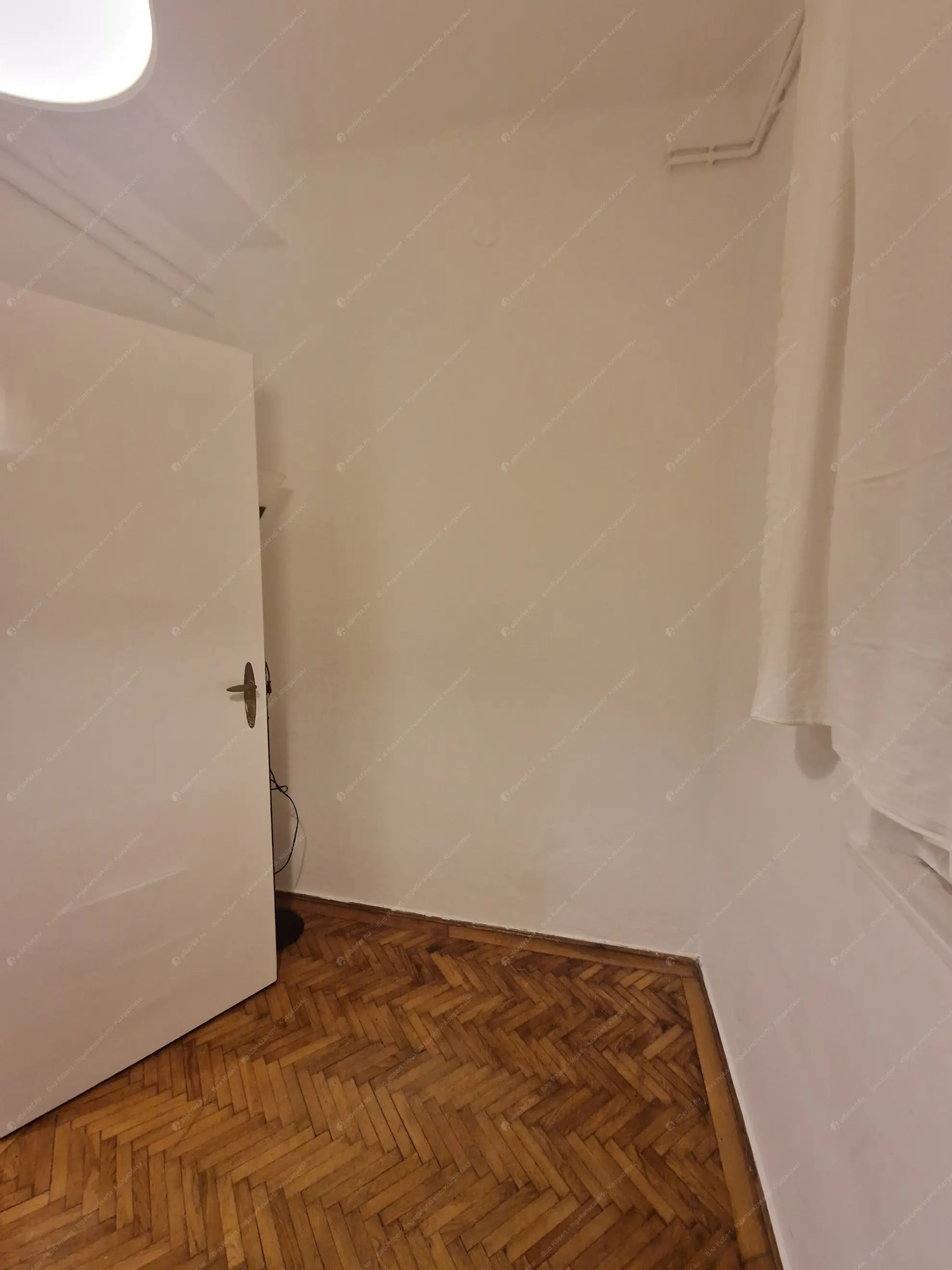 Kiadó albérlet 200000 Ft/hó áron: Budapest, III. kerület  Uszály utca. Mérete: 44 nm, 1 szobás | Alberlet.hu - 6572933