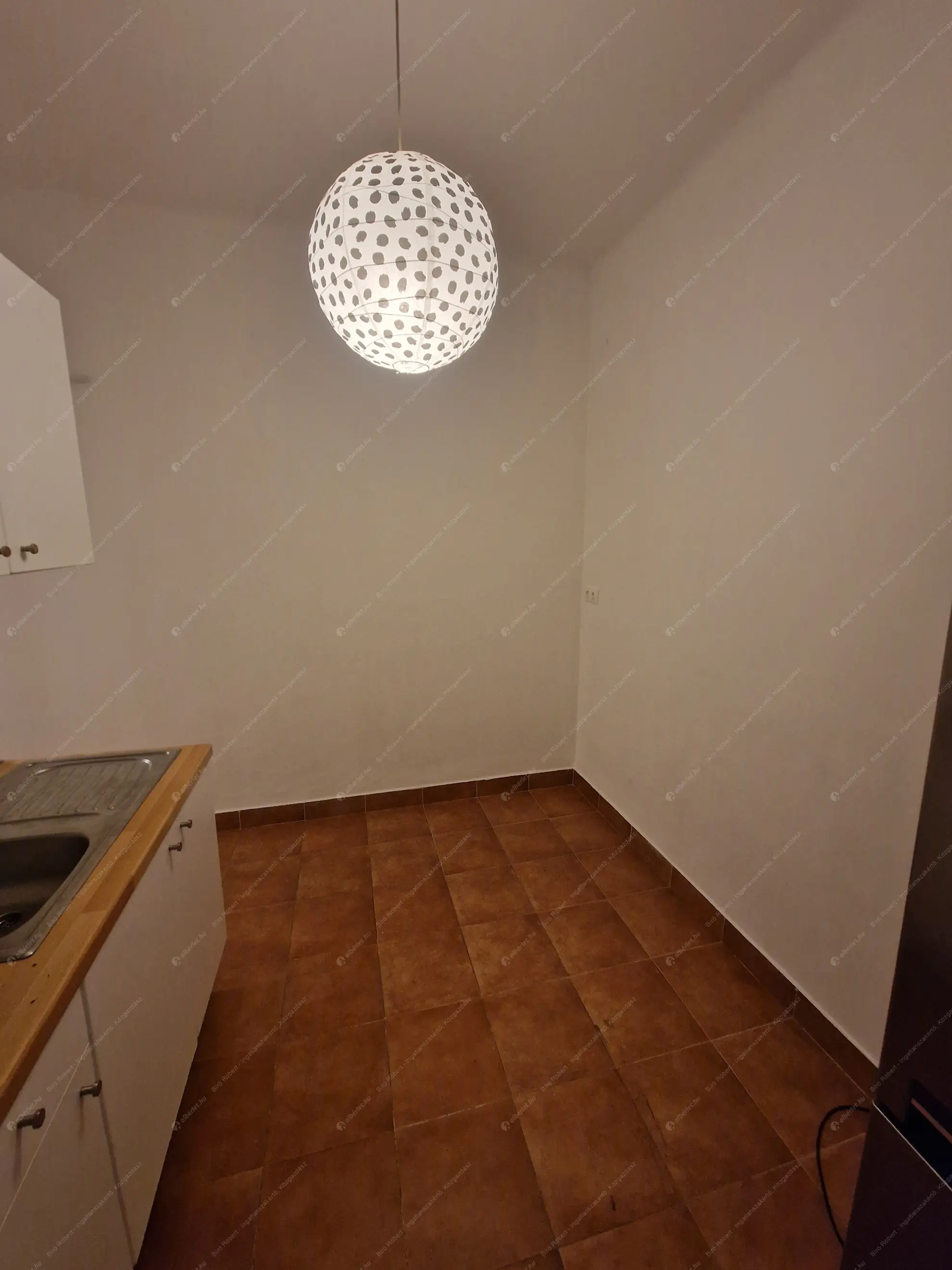 Kiadó albérlet 200000 Ft/hó áron: Budapest, III. kerület  Uszály utca. Mérete: 44 nm, 1 szobás | Alberlet.hu - 6589266