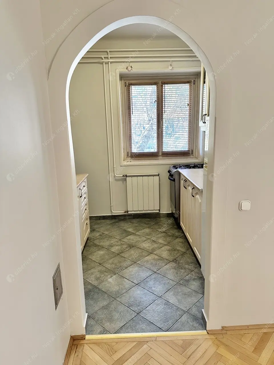 Kiadó albérlet 240000 Ft/hó áron: Budapest, III. kerület  Verőfény utca. Mérete: 52 nm, 1 szobás | Alberlet.hu - 6579495