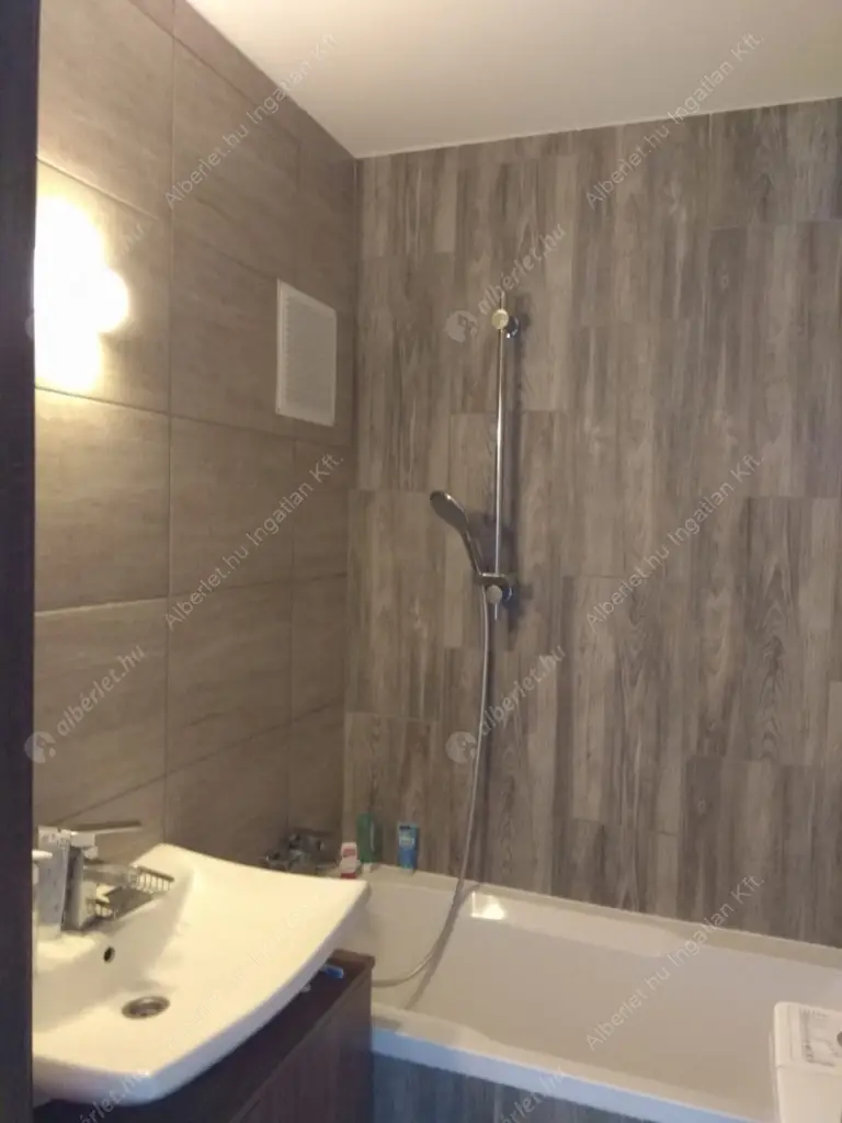 Kiadó albérlet 280000 Ft/hó áron: Budapest, III. kerület  Vöröskereszt utca. Mérete: 48 nm, 2 szobás | Alberlet.hu - 6625568