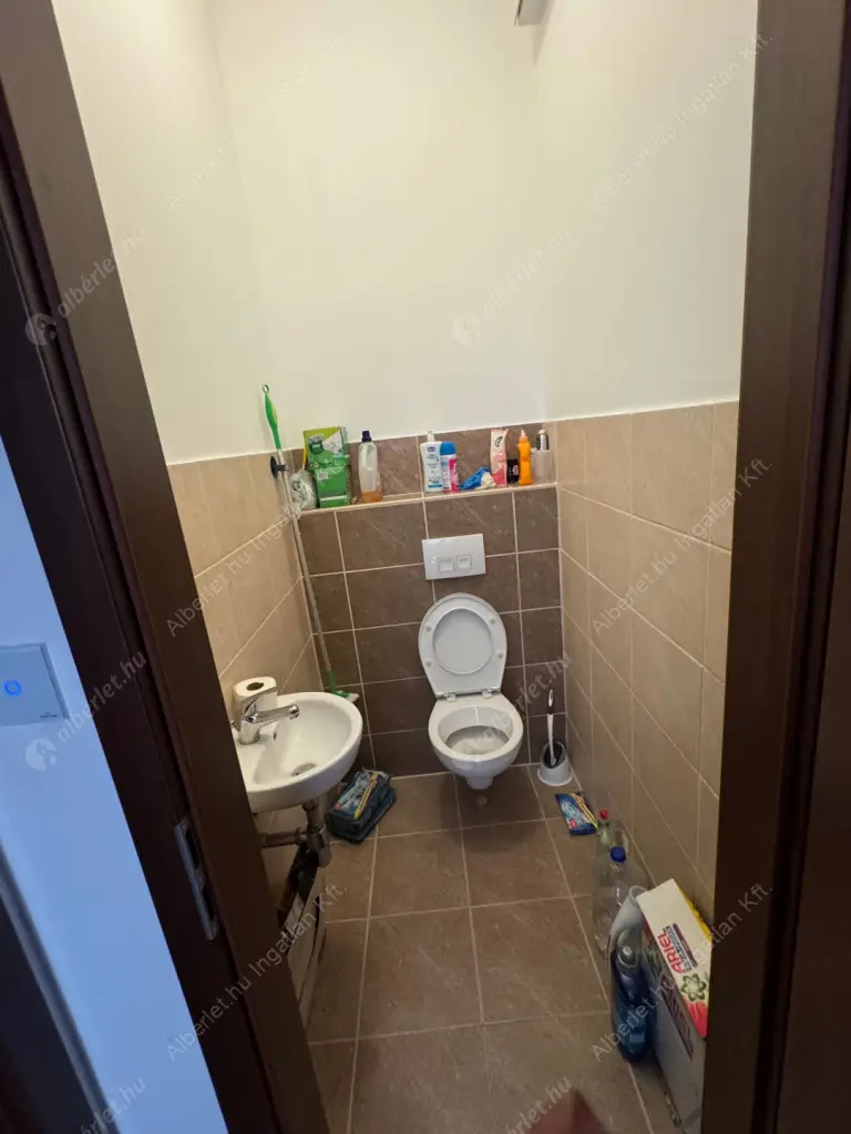 Kiadó albérlet 240000000 Ft/hó áron: Budapest, IV. kerület  Attila utca. Mérete: 50 nm, 1 szobás | Alberlet.hu - 6582719