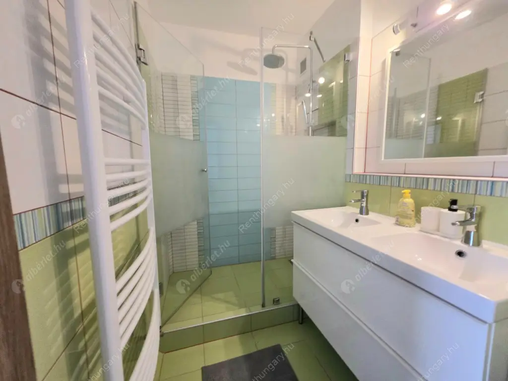 Kiadó albérlet 270000 Ft/hó áron: Budapest, IV. kerület  József Attila utca. Mérete: 64 nm, 1 szobás | Alberlet.hu - 6617307