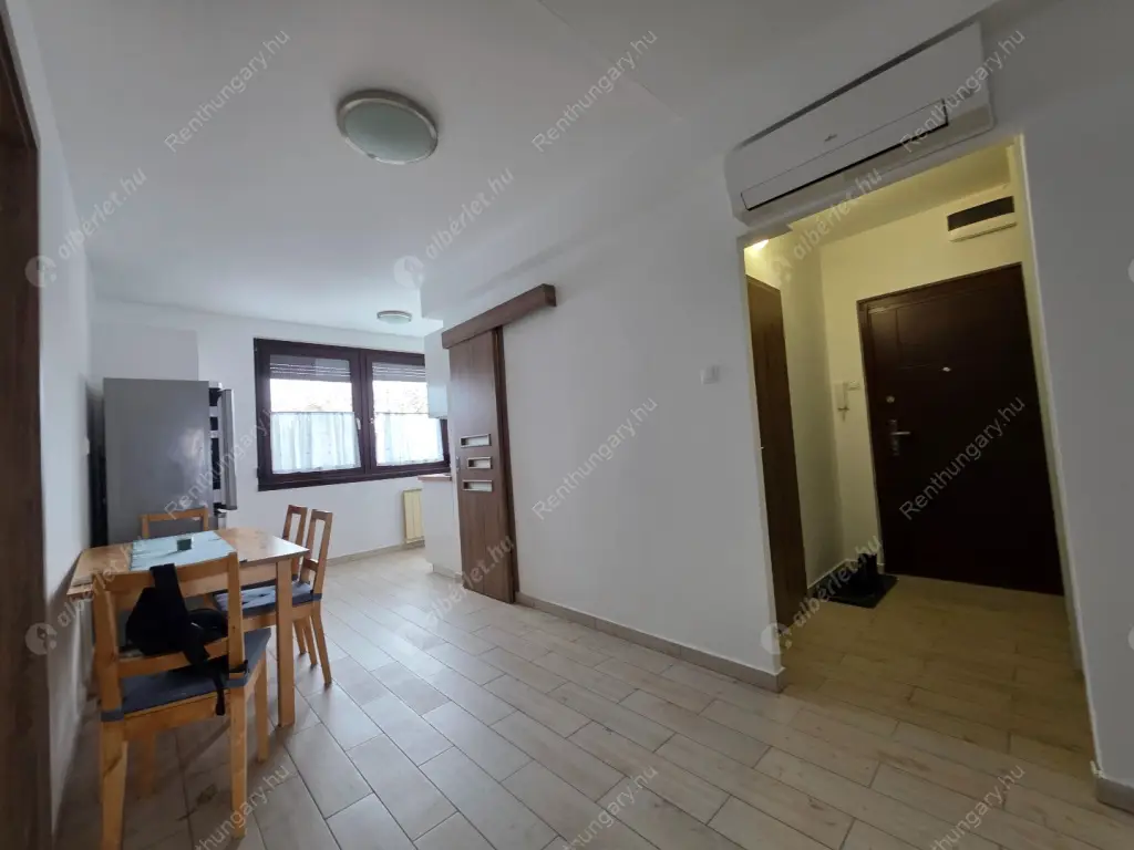 Kiadó albérlet 270000 Ft/hó áron: Budapest, IV. kerület  József Attila utca. Mérete: 64 nm, 1 szobás | Alberlet.hu - 6617309
