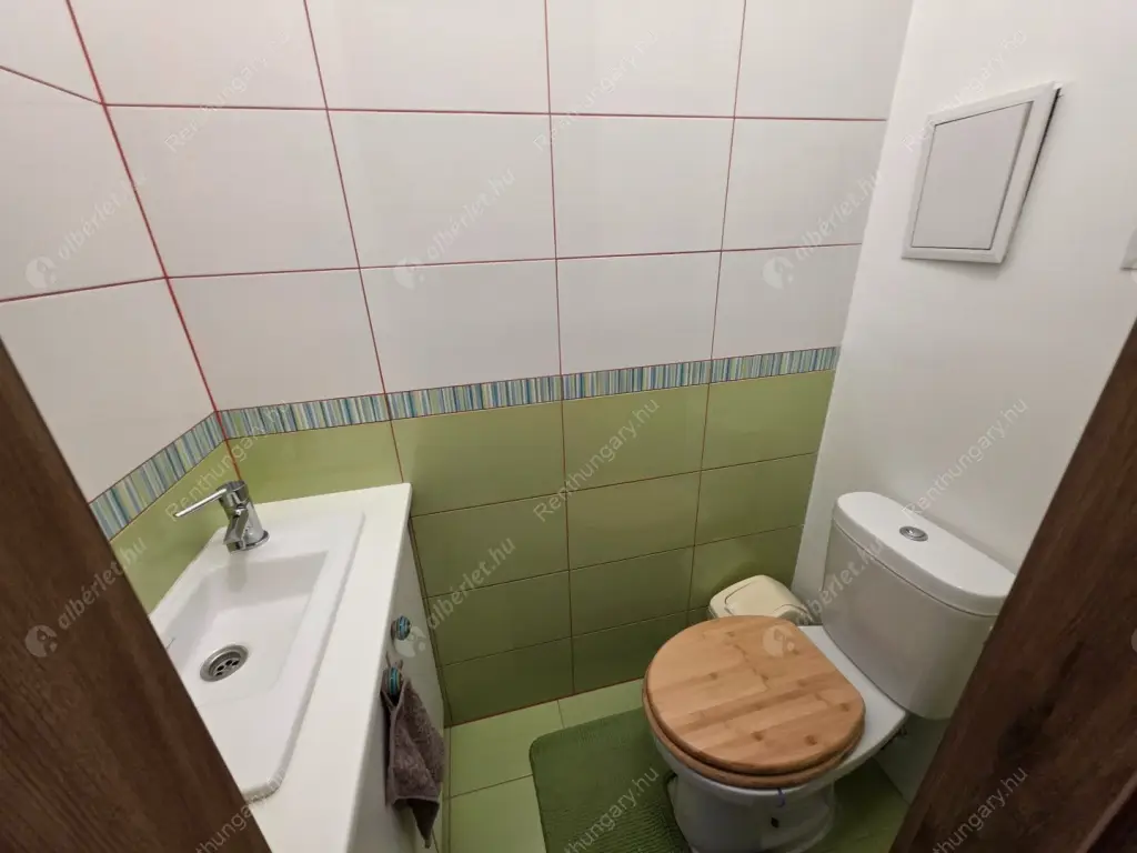 Kiadó albérlet 270000 Ft/hó áron: Budapest, IV. kerület  József Attila utca. Mérete: 64 nm, 1 szobás | Alberlet.hu - 6617318