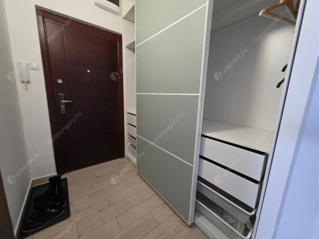 Kiadó albérlet 270000 Ft/hó áron: Budapest, IV. kerület  József Attila utca. Mérete: 64 nm, 1 szobás | Alberlet.hu - 6617319