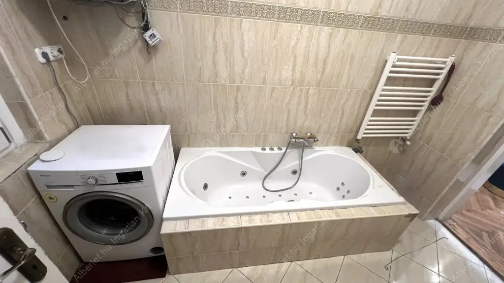 Kiadó albérlet 350000 Ft/hó áron: Budapest, IV. kerület  Lánglet Waldemár utca. Mérete: 98 nm, 3 szobás | Alberlet.hu - 6591807