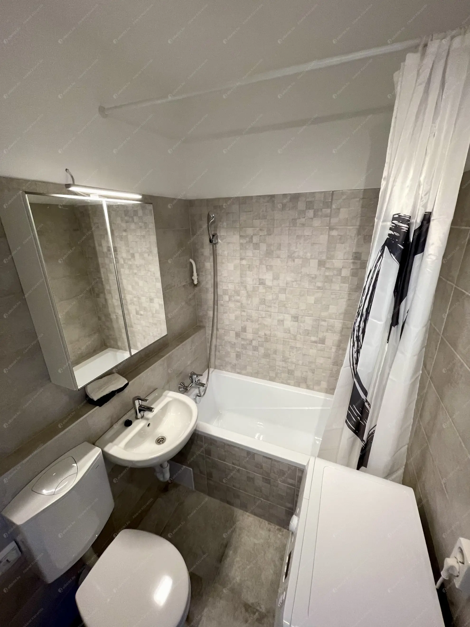 Kiadó albérlet 175000 Ft/hó áron: Budapest, IV. kerület  Rózsa utca. Mérete: 27 nm, 1 szobás | Alberlet.hu - 5917450