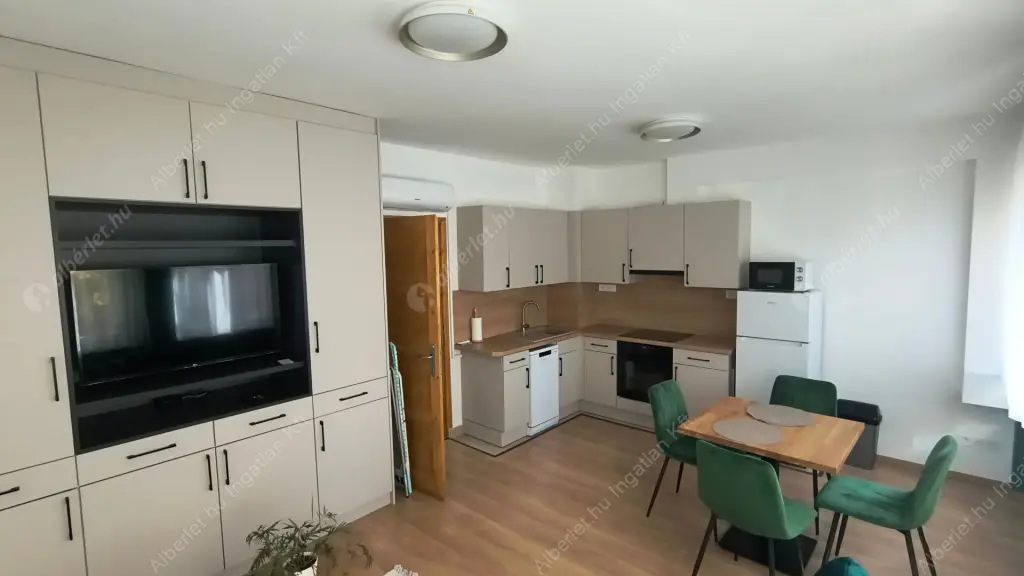 Kiadó albérlet 230000 Ft/hó áron: Budapest, IV. kerület  Szent László tér. Mérete: 36 nm, 1 szobás | Alberlet.hu - 6578951