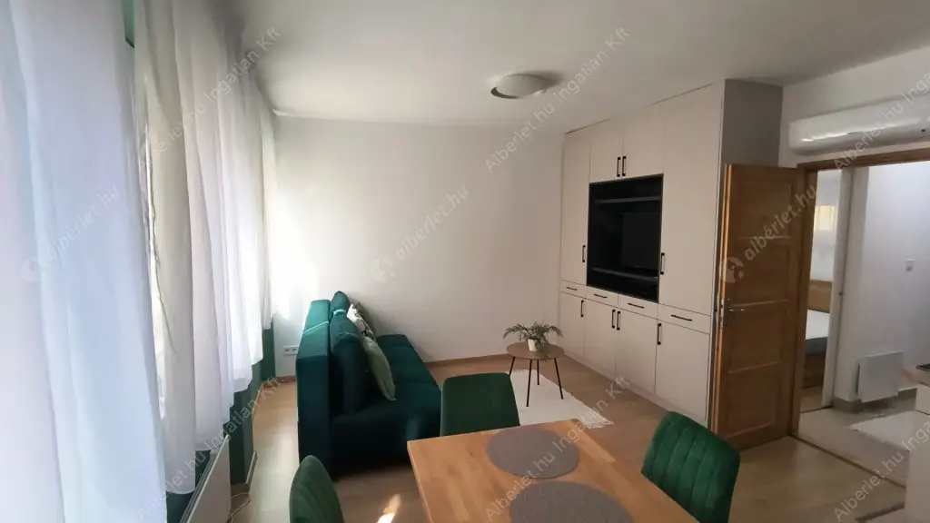 Kiadó albérlet 230000 Ft/hó áron: Budapest, IV. kerület  Szent László tér. Mérete: 36 nm, 1 szobás | Alberlet.hu - 6578952