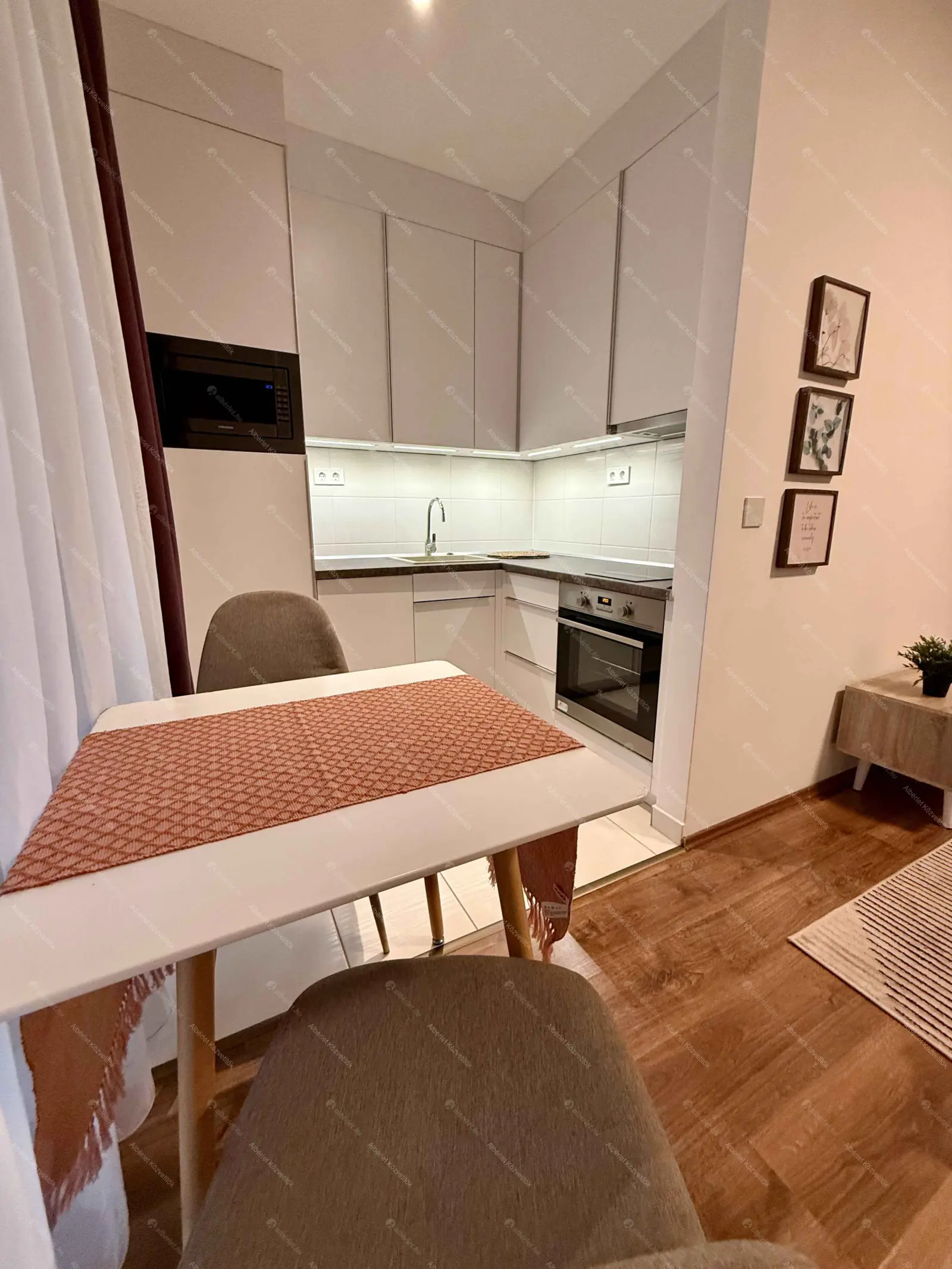 Kiadó albérlet 199000 Ft/hó áron: Budapest, IV. kerület  Wolfner utca. Mérete: 31 nm, 1 szobás | Alberlet.hu - 6697226