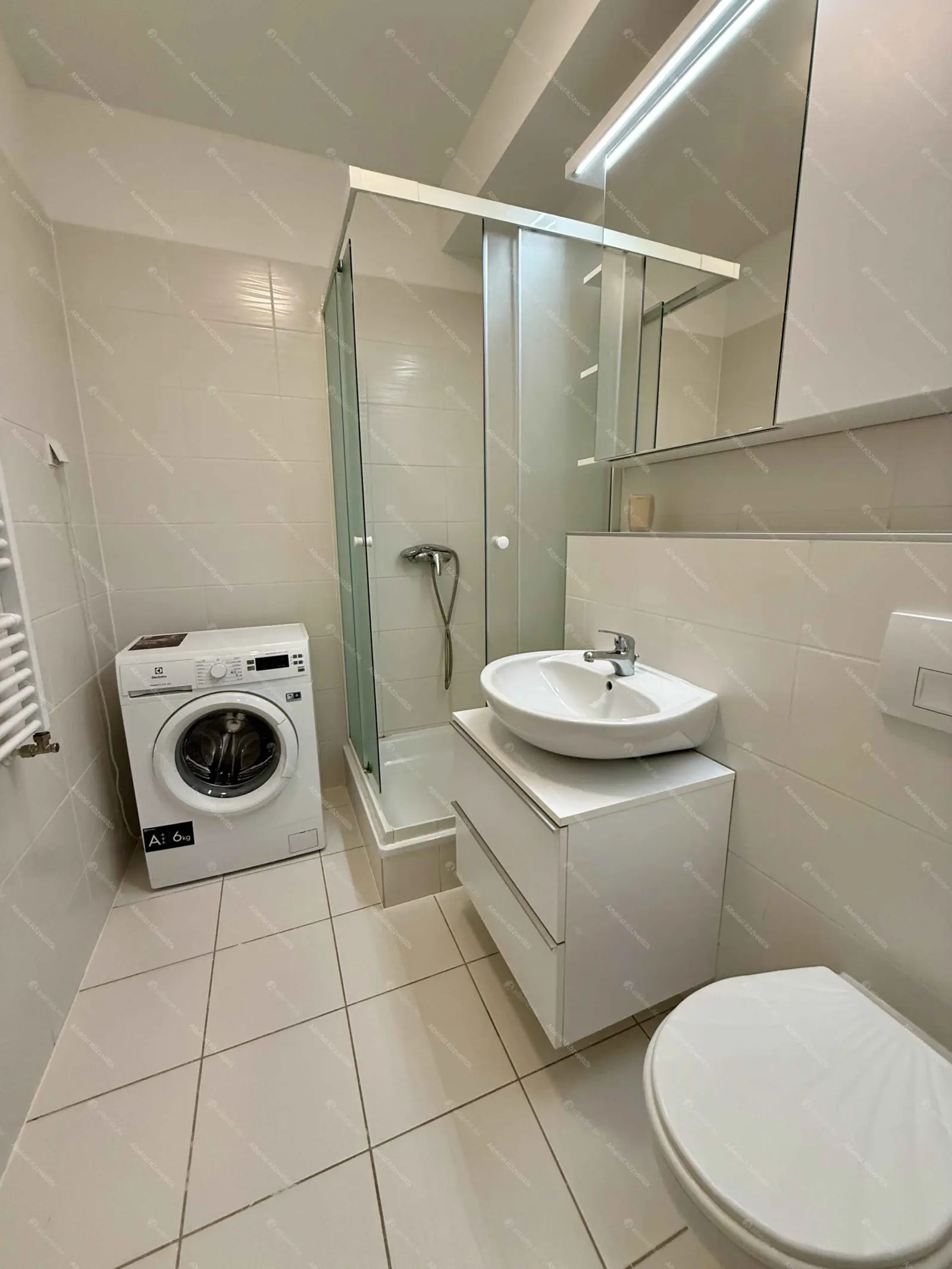 Kiadó albérlet 199000 Ft/hó áron: Budapest, IV. kerület  Wolfner utca. Mérete: 31 nm, 1 szobás | Alberlet.hu - 6697232