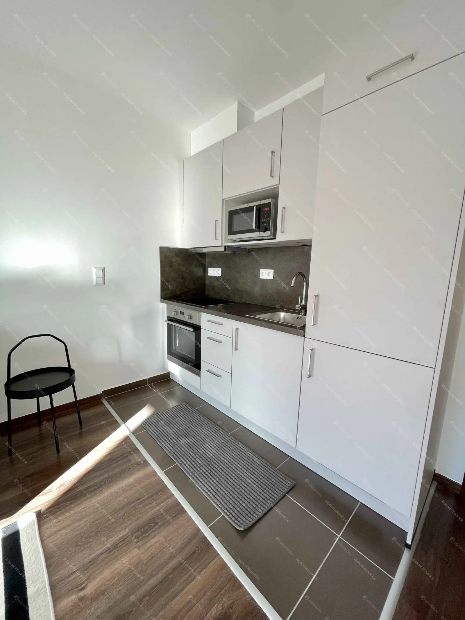 Kiadó albérlet 210000 Ft/hó áron: Budapest, IX. kerület  Balázs Béla utca. Mérete: 28 nm, 1 szobás | Alberlet.hu - 6697552