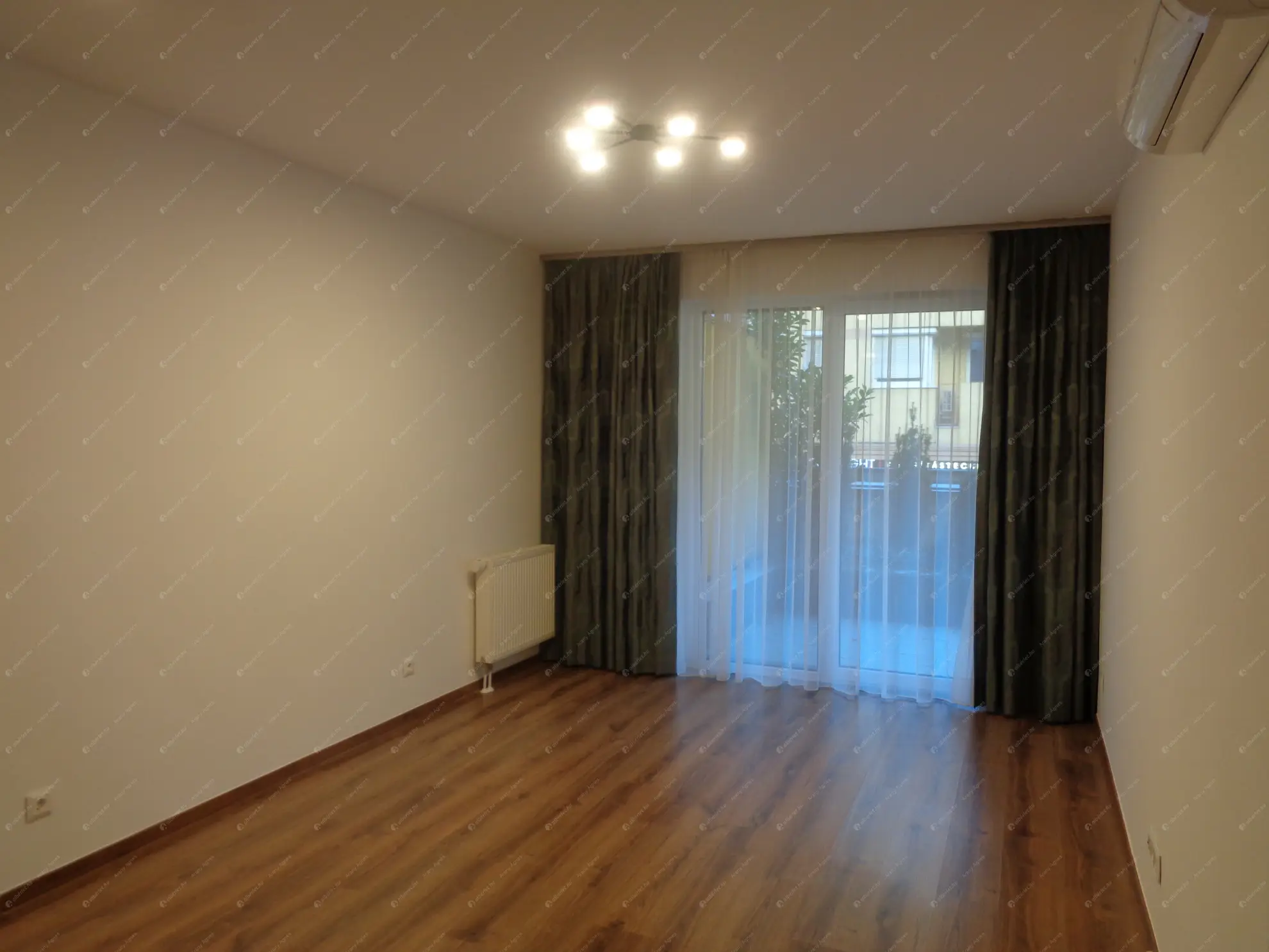 Kiadó albérlet 250000 Ft/hó áron: Budapest, IX. kerület  Balázs Béla utca. Mérete: 45 nm, 2 szobás | Alberlet.hu - 6621272