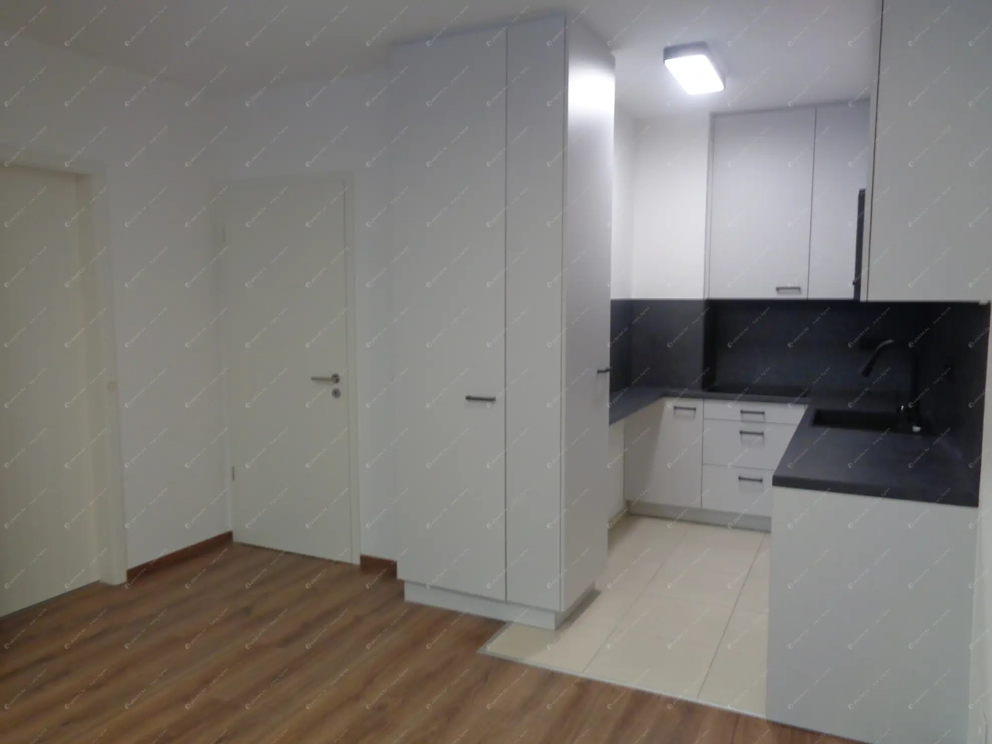 Kiadó albérlet 250000 Ft/hó áron: Budapest, IX. kerület  Balázs Béla utca. Mérete: 45 nm, 2 szobás | Alberlet.hu - 6621273