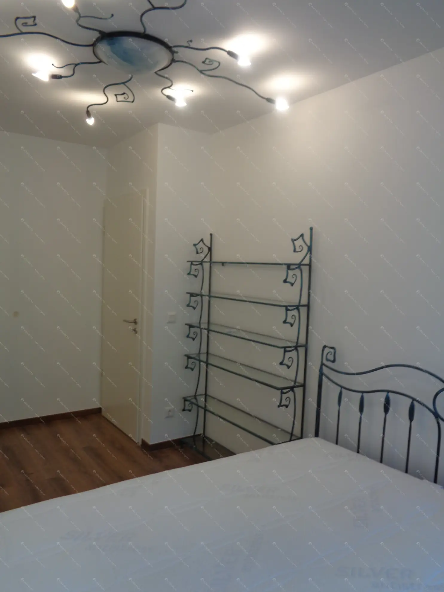 Kiadó albérlet 250000 Ft/hó áron: Budapest, IX. kerület  Balázs Béla utca. Mérete: 45 nm, 2 szobás | Alberlet.hu - 6621285