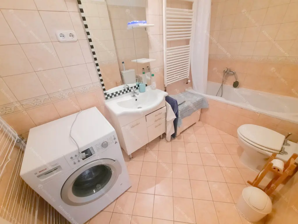 Kiadó albérlet 295000 Ft/hó áron: Budapest, IX. kerület  Balázs Béla utca. Mérete: 60 nm, 3 szobás | Alberlet.hu - 6697324