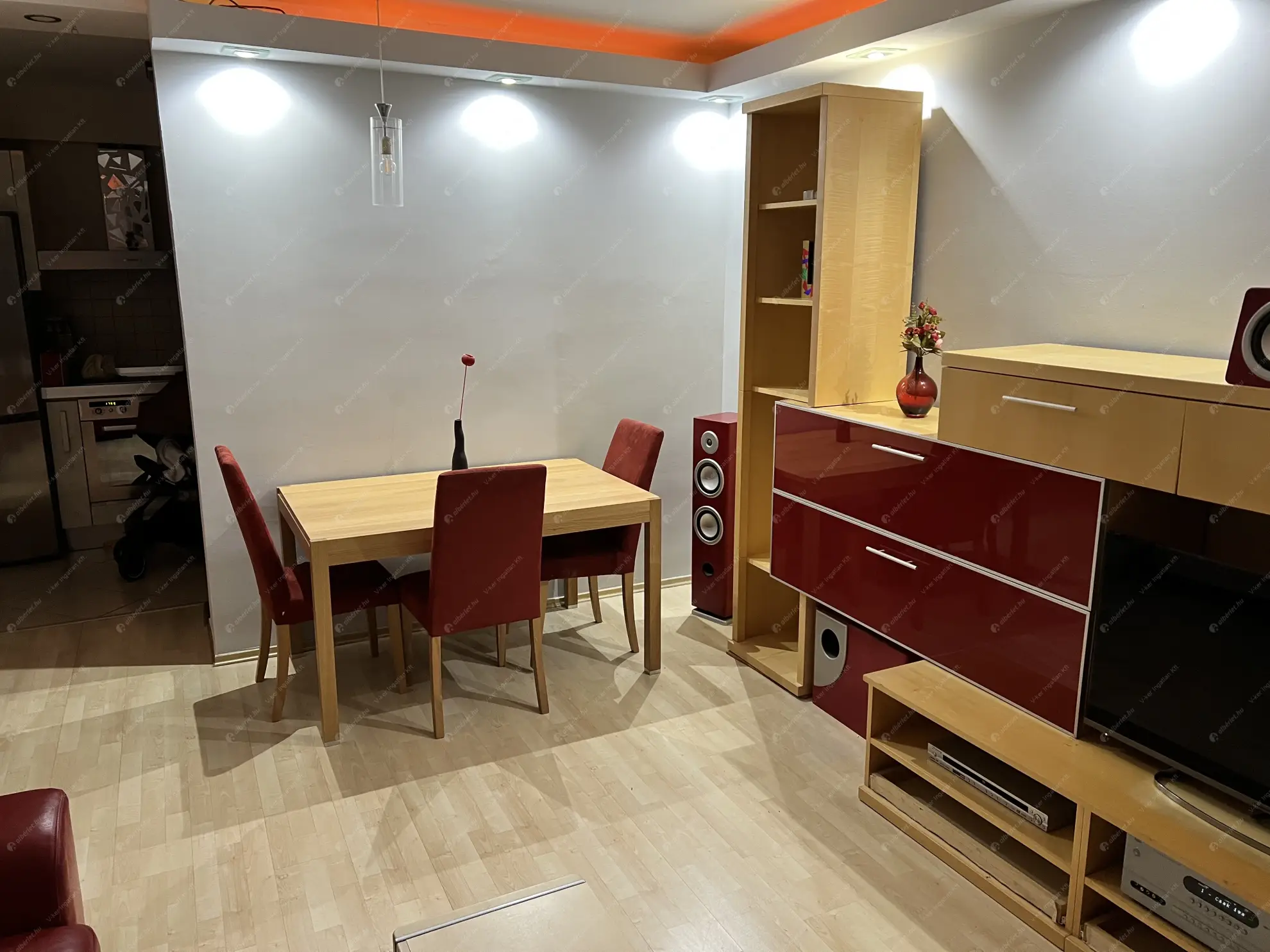 Kiadó albérlet 325000 Ft/hó áron: Budapest, IX. kerület  Balázs Béla utca. Mérete: 65 nm, 3 szobás | Alberlet.hu - 6636840