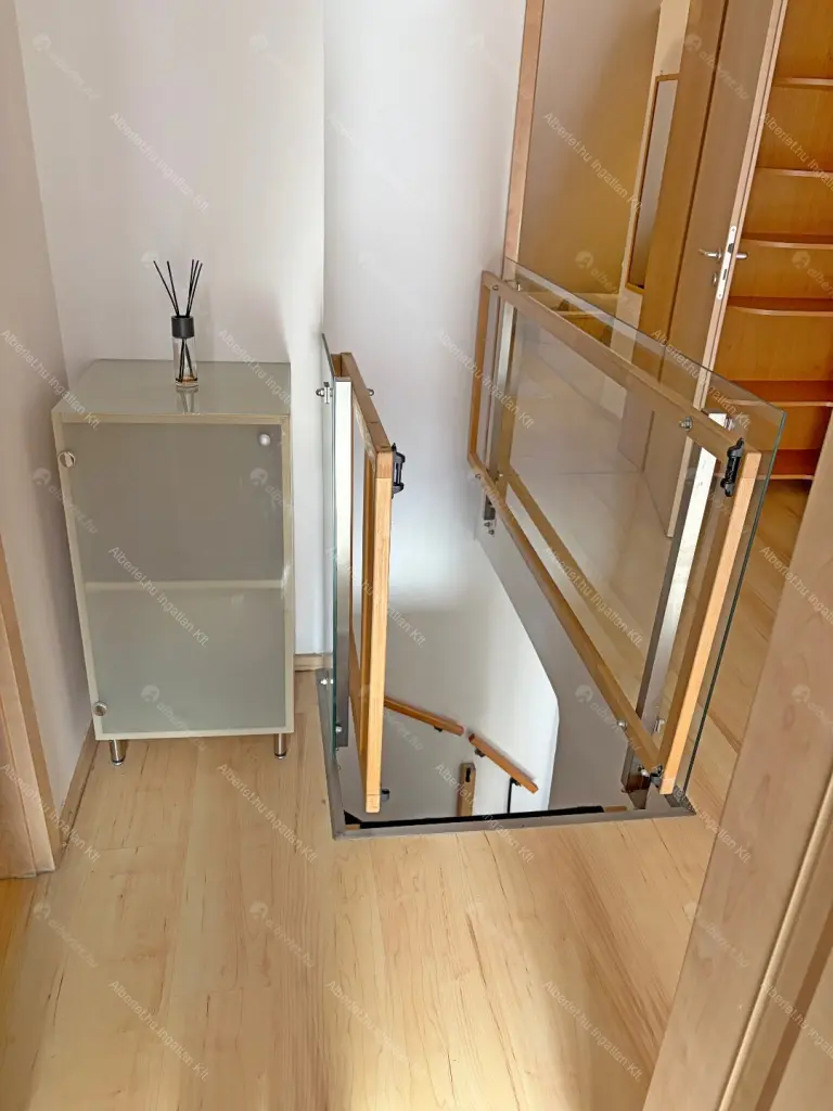 Kiadó albérlet 350000 Ft/hó áron: Budapest, IX. kerület  Balázs Béla utca. Mérete: 65 nm, 2 szobás | Alberlet.hu - 6663863