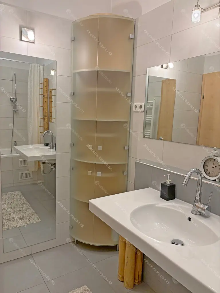 Kiadó albérlet 350000 Ft/hó áron: Budapest, IX. kerület  Balázs Béla utca. Mérete: 65 nm, 2 szobás | Alberlet.hu - 6663870