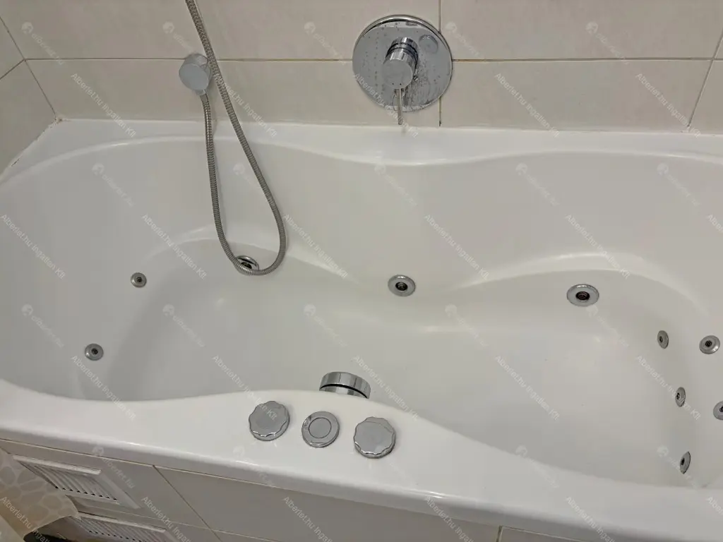 Kiadó albérlet 350000 Ft/hó áron: Budapest, IX. kerület  Balázs Béla utca. Mérete: 65 nm, 2 szobás | Alberlet.hu - 6663872