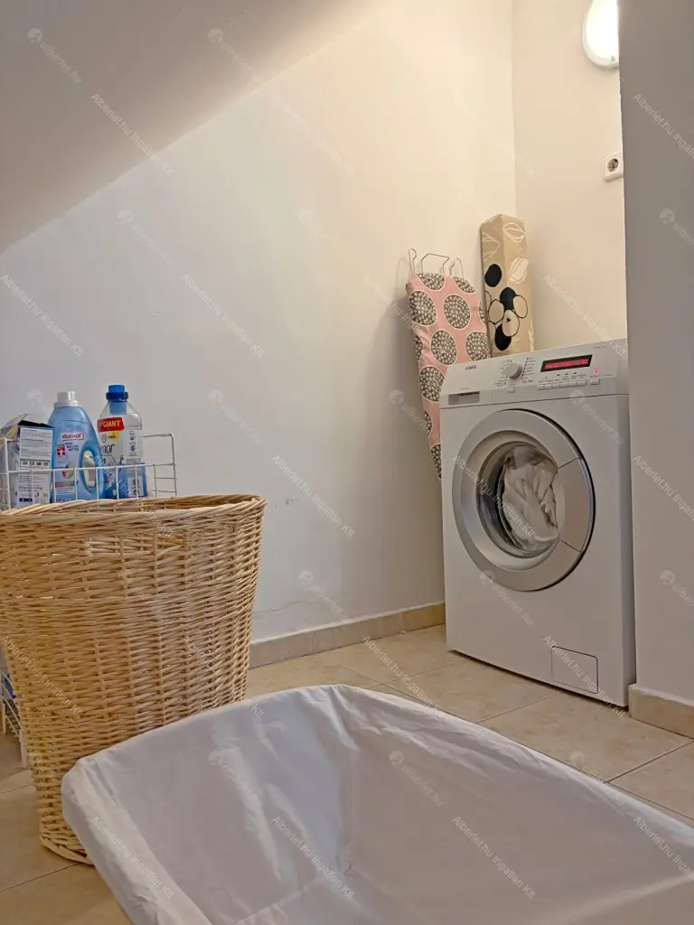 Kiadó albérlet 350000 Ft/hó áron: Budapest, IX. kerület  Balázs Béla utca. Mérete: 65 nm, 2 szobás | Alberlet.hu - 6663875