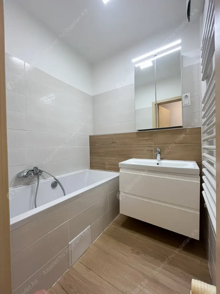 Kiadó albérlet 410000 Ft/hó áron: Budapest, IX. kerület  Balázs Béla utca. Mérete: 68 nm, 2 szobás | Alberlet.hu - 6618090