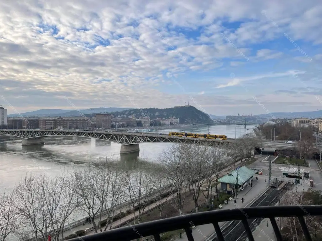 Kiadó albérlet 640000 Ft/hó áron: Budapest, IX. kerület  Boráros tér. Mérete: 100 nm, 3 szobás | Alberlet.hu - 6702167