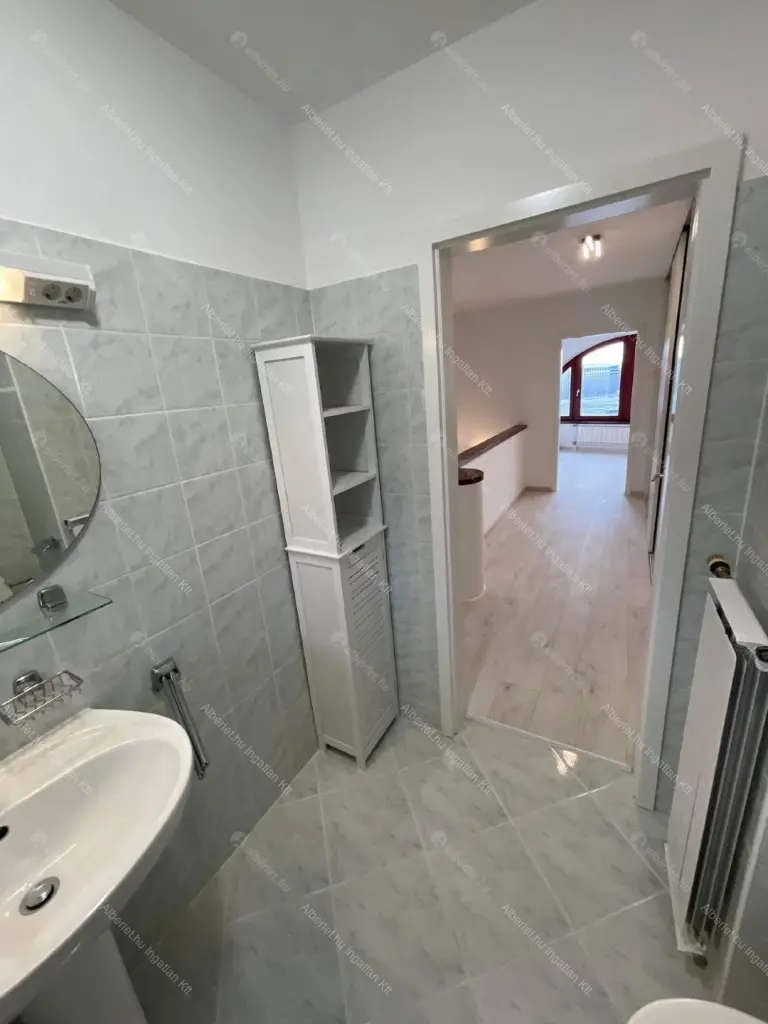 Kiadó albérlet 640000 Ft/hó áron: Budapest, IX. kerület  Boráros tér. Mérete: 100 nm, 3 szobás | Alberlet.hu - 6702179