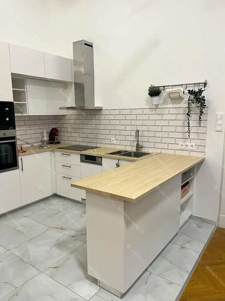 Kiadó albérlet 390000 Ft/hó áron: Budapest, IX. kerület  Boráros tér. Mérete: 90 nm, 3 szobás | Alberlet.hu - 6664206