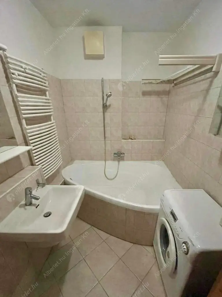 Kiadó albérlet 250000 Ft/hó áron: Budapest, IX. kerület  Dandár utca. Mérete: 33 nm, 1 szobás | Alberlet.hu - 6636435