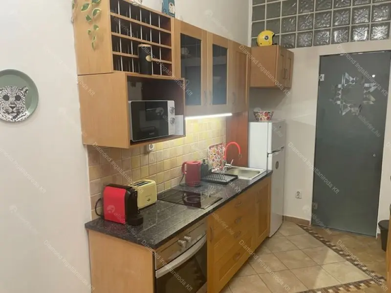 Kiadó albérlet 260000 Ft/hó áron: Budapest, IX. kerület  Erkel utca. Mérete: 34 nm, 1 szobás | Alberlet.hu - 6659406