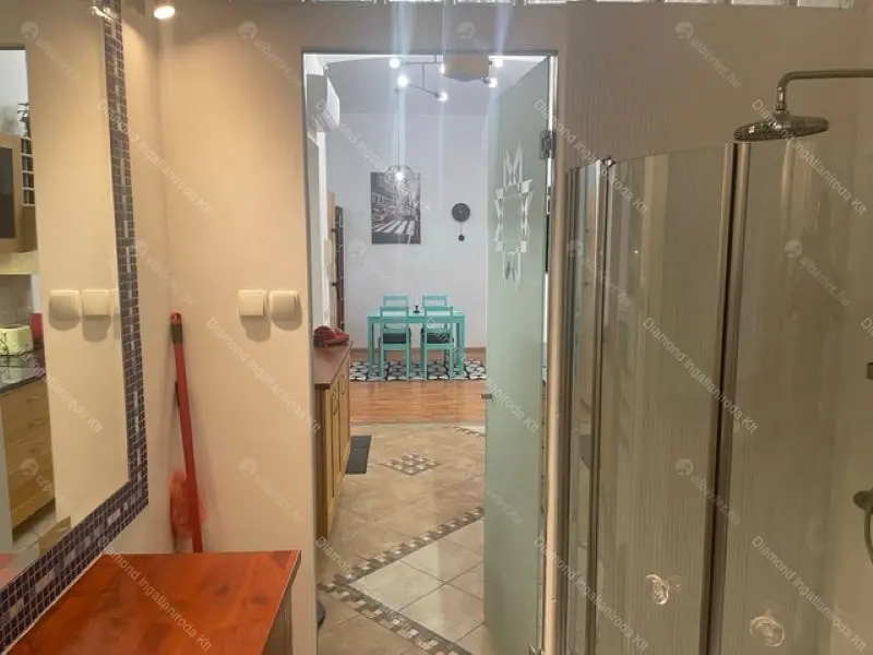 Kiadó albérlet 260000 Ft/hó áron: Budapest, IX. kerület  Erkel utca. Mérete: 34 nm, 1 szobás | Alberlet.hu - 6659409