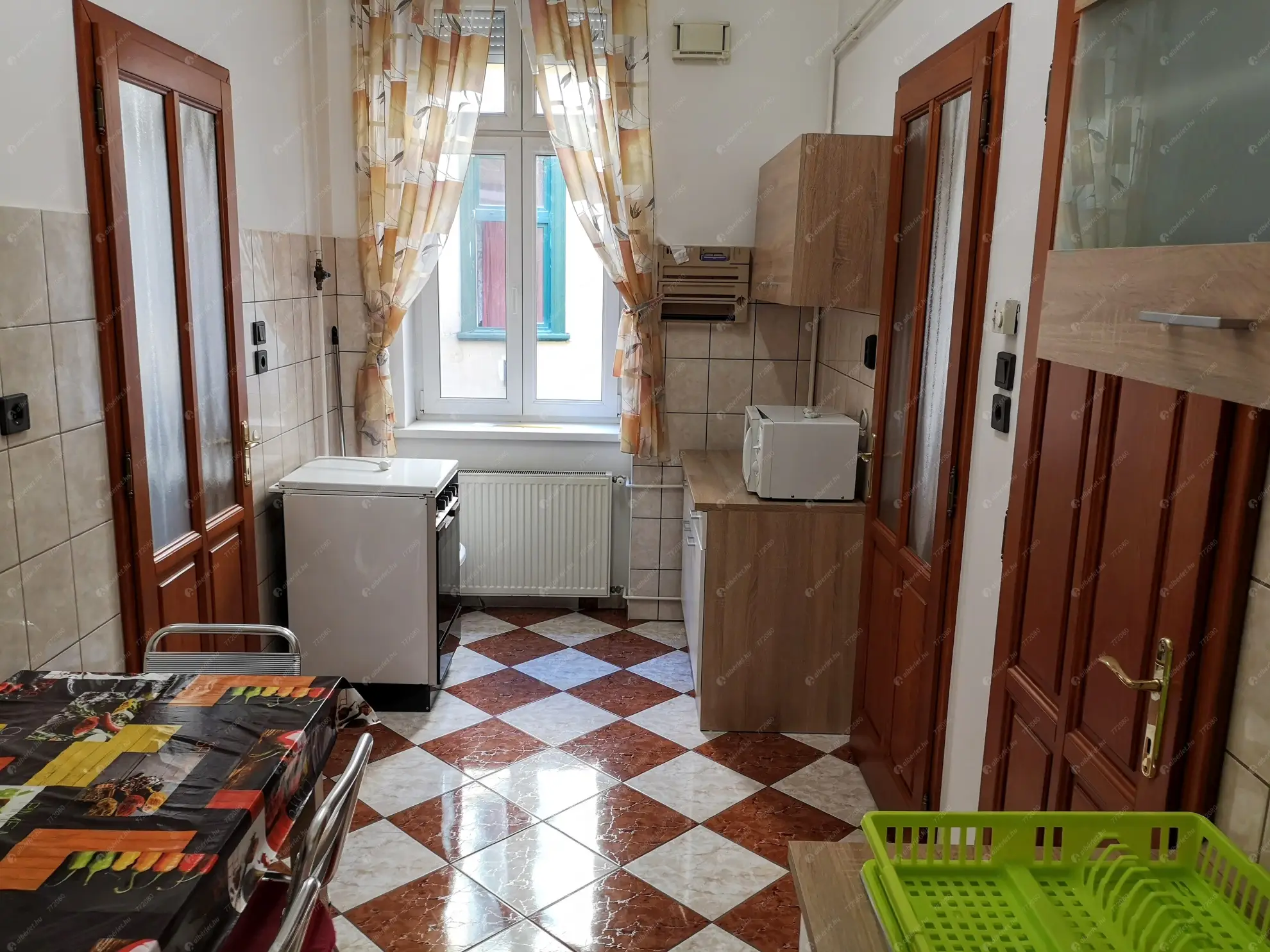 Kiadó albérlet 55000 Ft/hó áron: Budapest, IX. kerület  Ferenc Krt . Mérete: 65 nm, 3 szobás | Alberlet.hu - 6603265