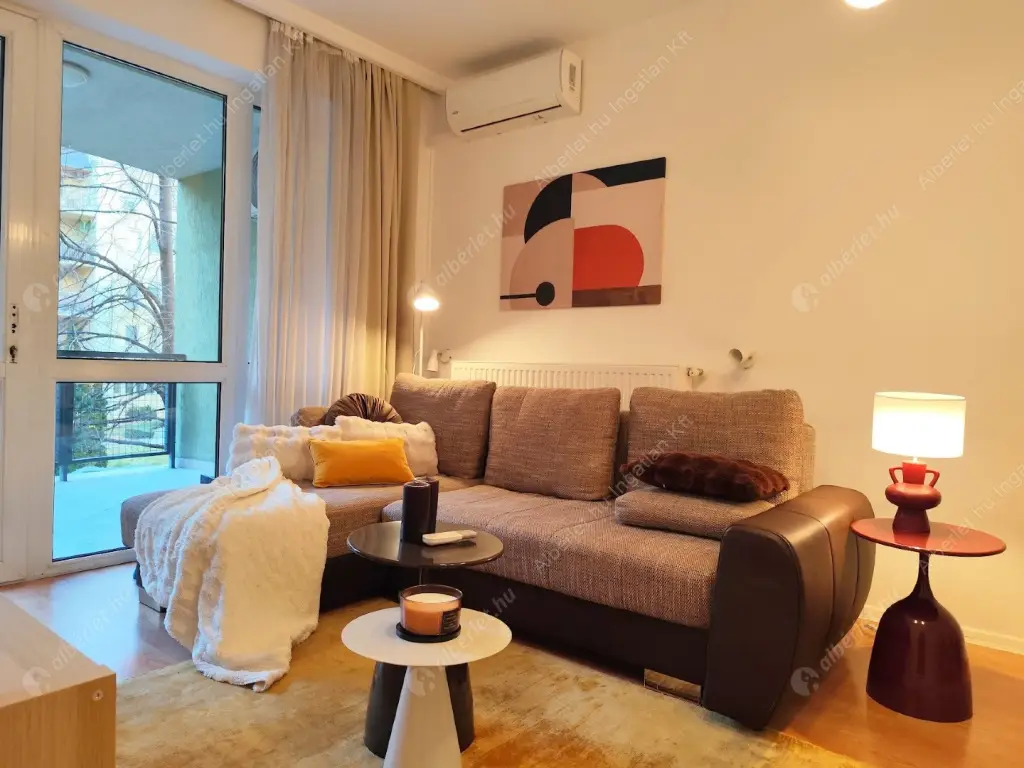 Kiadó albérlet 300000 Ft/hó áron: Budapest, IX. kerület  Ferenc tér. Mérete: 44 nm, 2 szobás | Alberlet.hu - 6590911