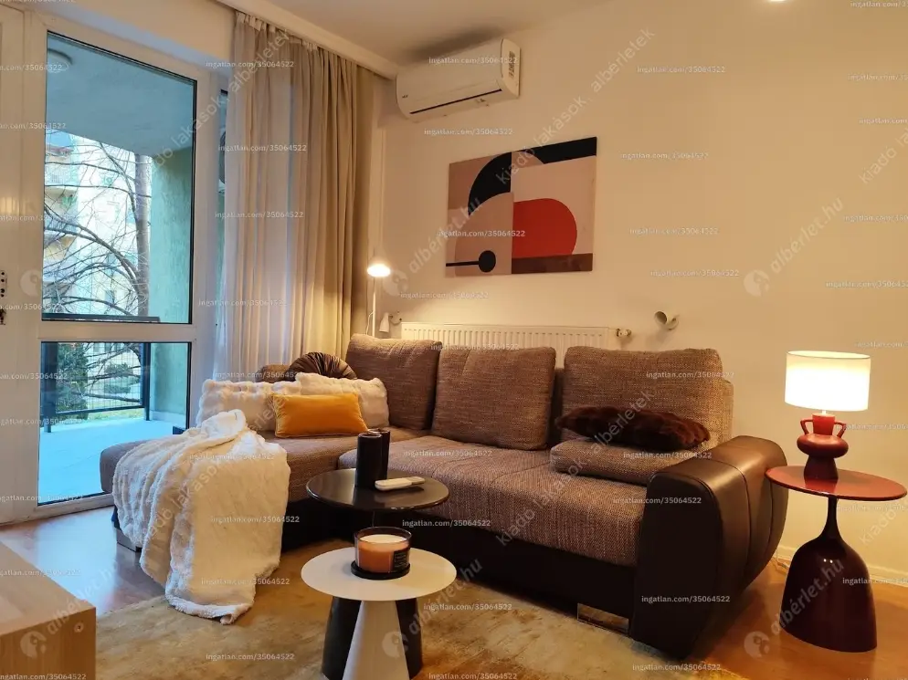 Kiadó albérlet 290000 Ft/hó áron: Budapest, IX. kerület  Ferenc tér. Mérete: 44 nm, 2 szobás | Alberlet.hu - 6626817