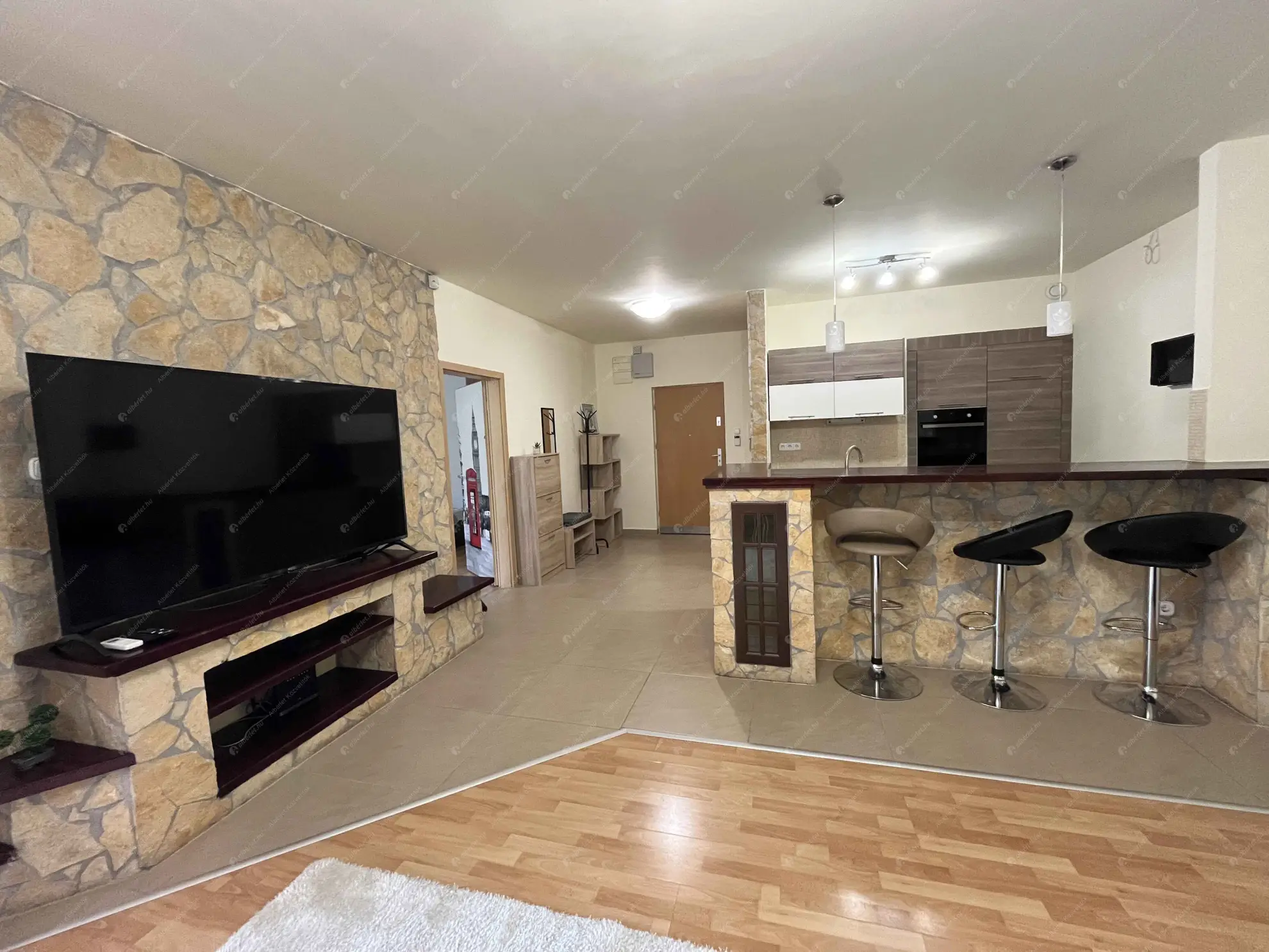 Kiadó albérlet 360000 Ft/hó áron: Budapest, IX. kerület  Ferenc tér. Mérete: 81 nm, 3 szobás | Alberlet.hu - 6609301