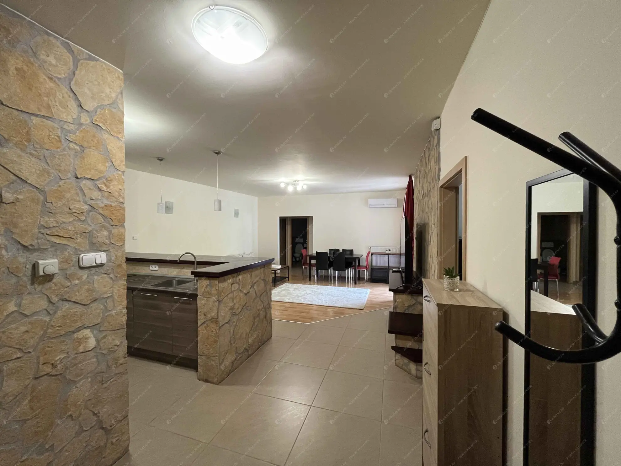 Kiadó albérlet 360000 Ft/hó áron: Budapest, IX. kerület  Ferenc tér. Mérete: 81 nm, 3 szobás | Alberlet.hu - 6609303