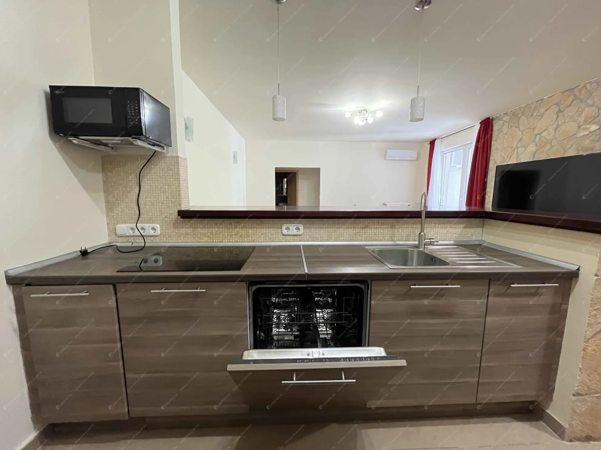 Kiadó albérlet 360000 Ft/hó áron: Budapest, IX. kerület  Ferenc tér. Mérete: 81 nm, 3 szobás | Alberlet.hu - 6609313